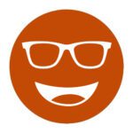 Circular icon with a smiling face wearing glasses in amber, representing the Eschenbach Amber lens tint.