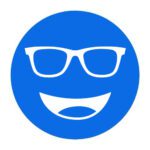 Circular icon with a smiling face wearing glasses in bright blue, representing the Noir-26 lens tint.