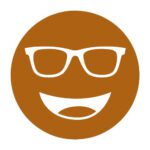 Circular icon with a smiling face wearing glasses in dark amber, representing the Noir #40 lens tint.