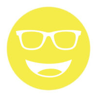 Circular icon with a smiling face wearing glasses in bright yellow, representing the Noir-50 lens tint.
