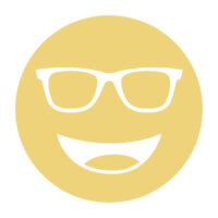 Circular icon with a smiling face wearing glasses in light orange, representing the Noir #61 lens tint.
