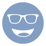 Circular icon with a smiling face wearing glasses in light blue, representing the Blue/Green 20 lens tint.