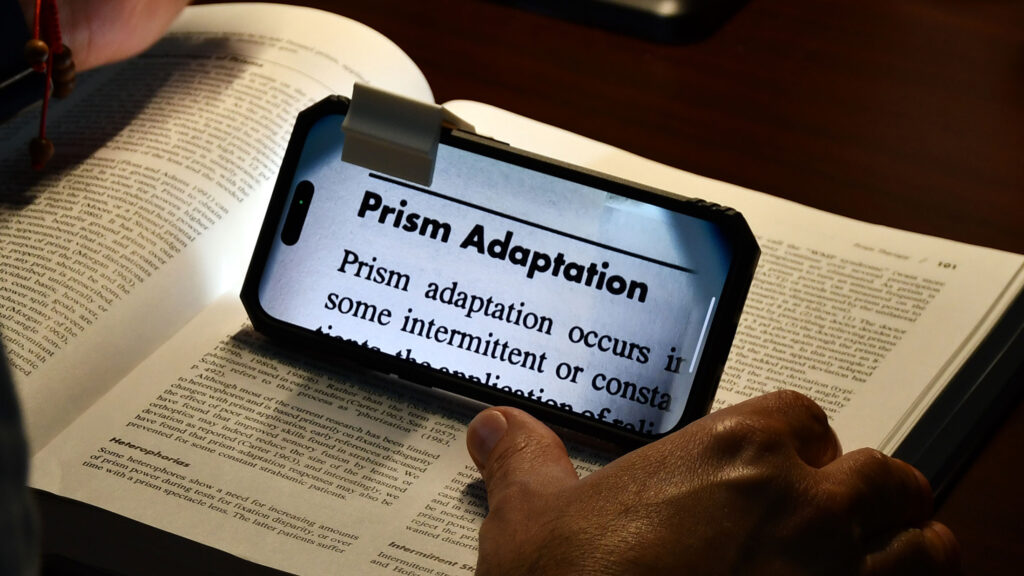 ADAVI-Video-Magnifier_ChadwickOptical_03