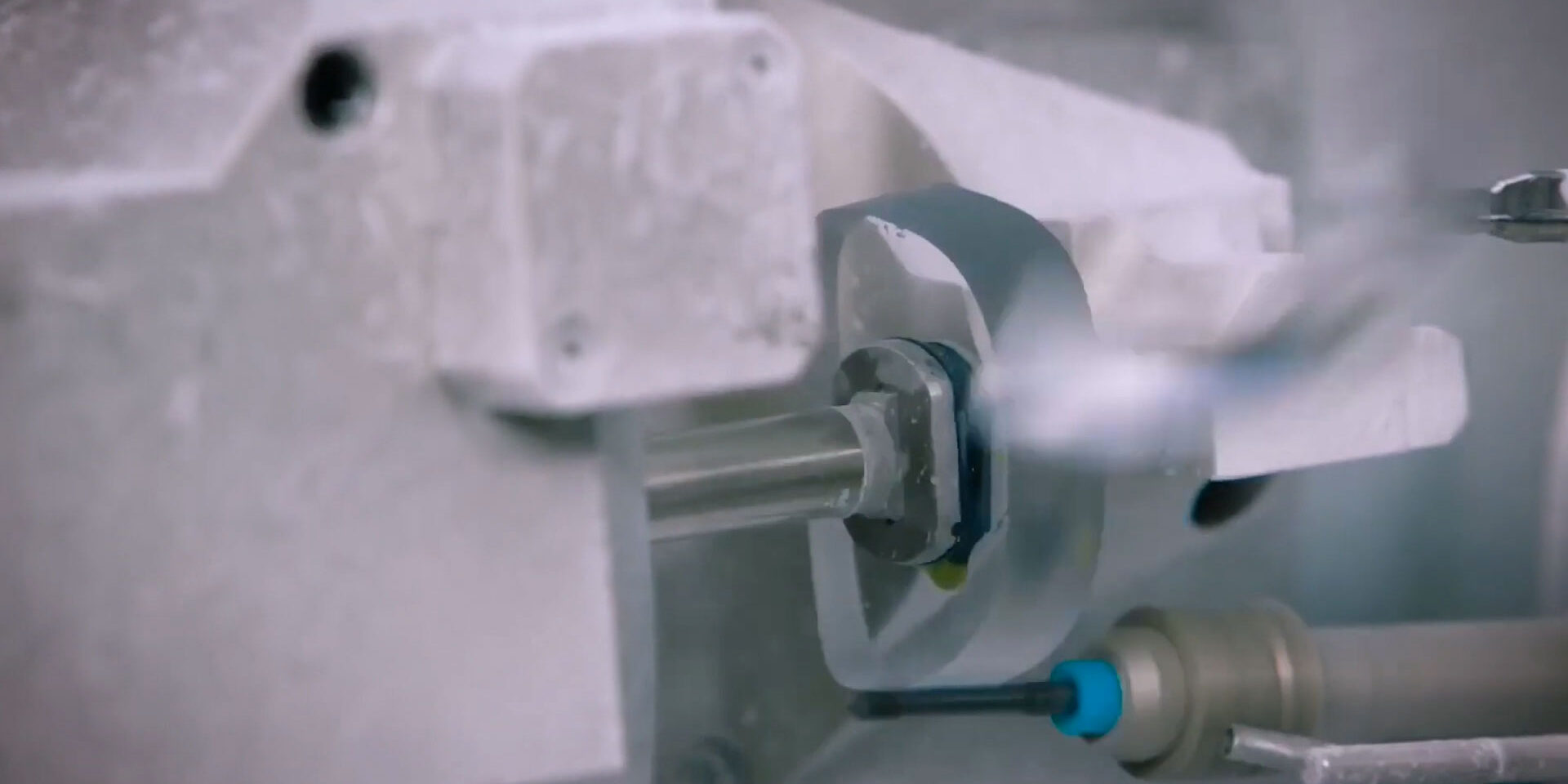 Chadwick-Optical_How-Its-Made_Edging-cutting-lens Chadwick-Optical_How-Its-Made_Edging-cutting-lens