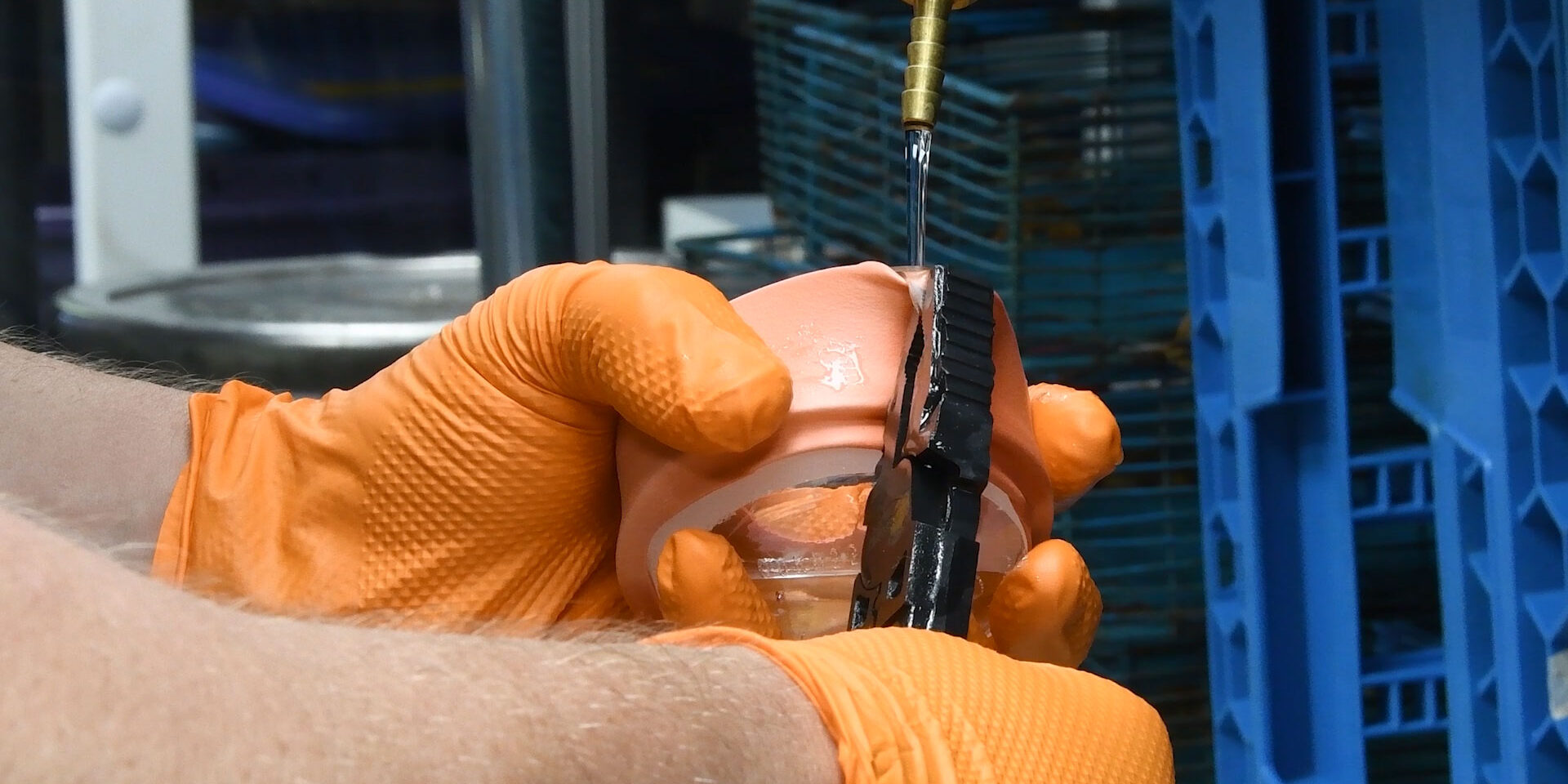 How Lenses Are Made - Lens Casting - Filling Molds How Lenses Are Made - Lens Casting - Filling Molds