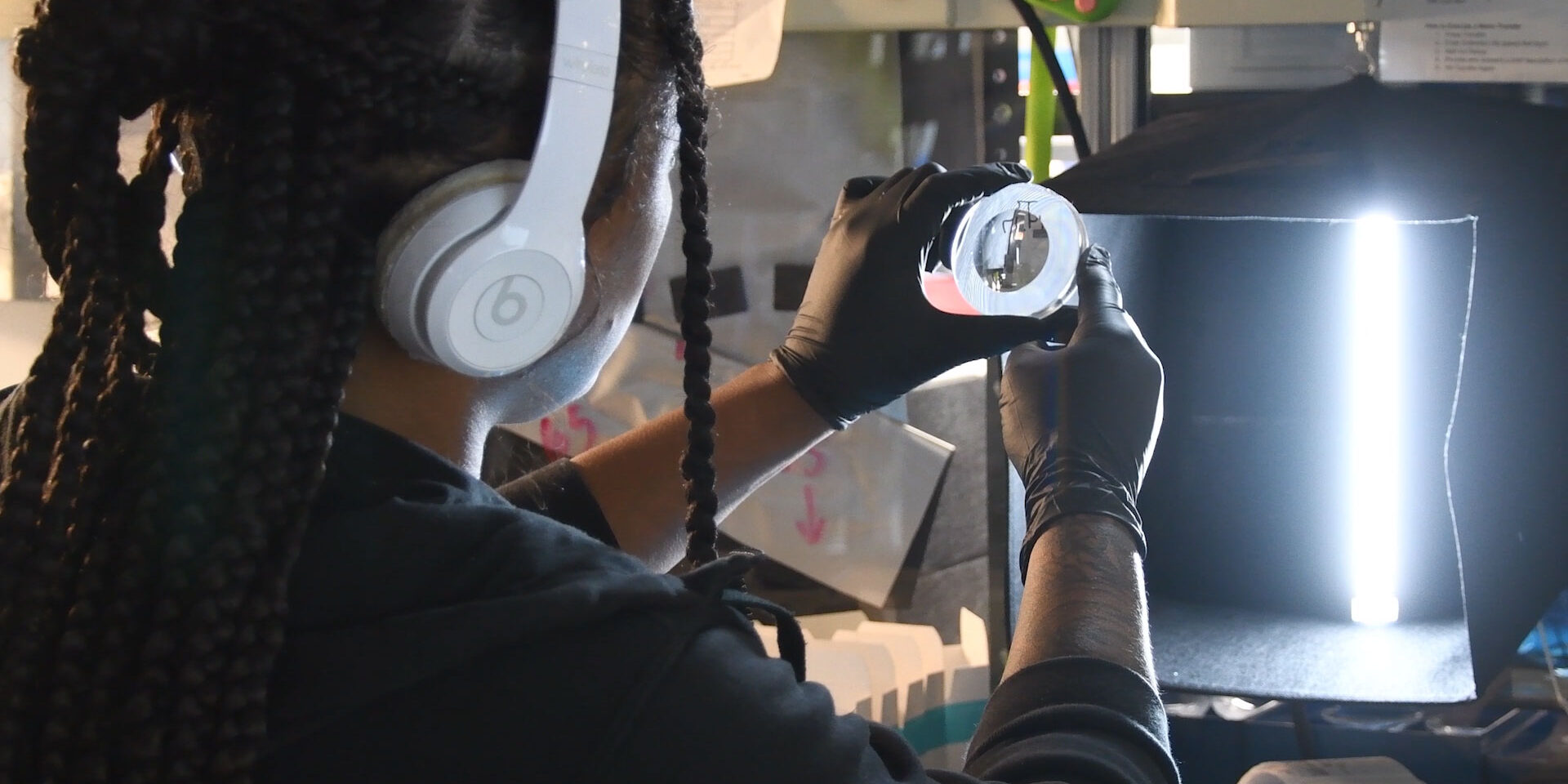 How Lenses Are Made - Lens Casting - Quality Control How Lenses Are Made - Lens Casting - Quality Control